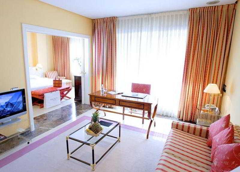 La Moraleja Hotel Alcobendas Phòng bức ảnh